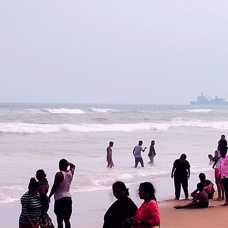 Ln Beach Homestay Puri Exteriör bild